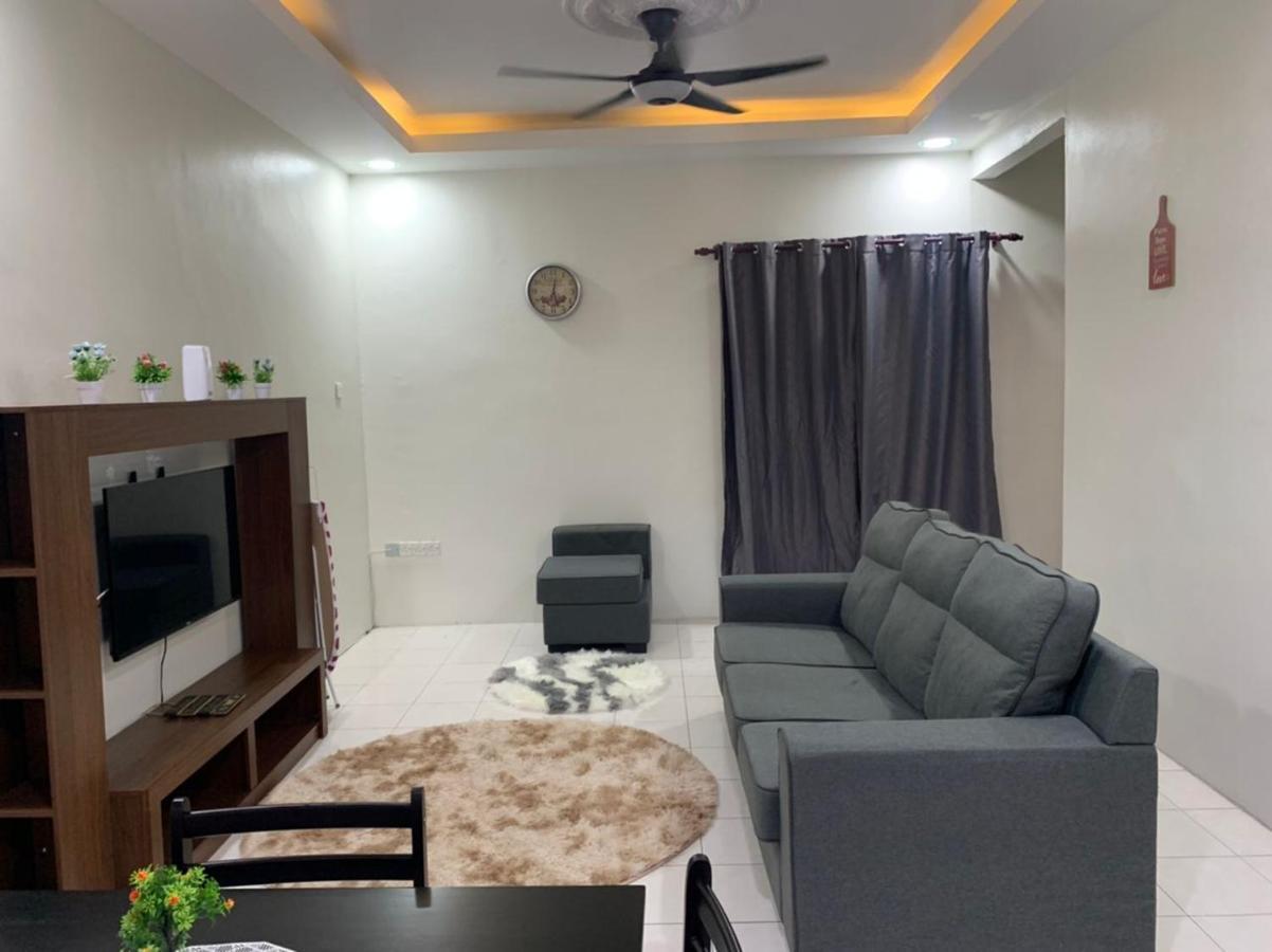Homestay Maryam Lumut Exterior photo